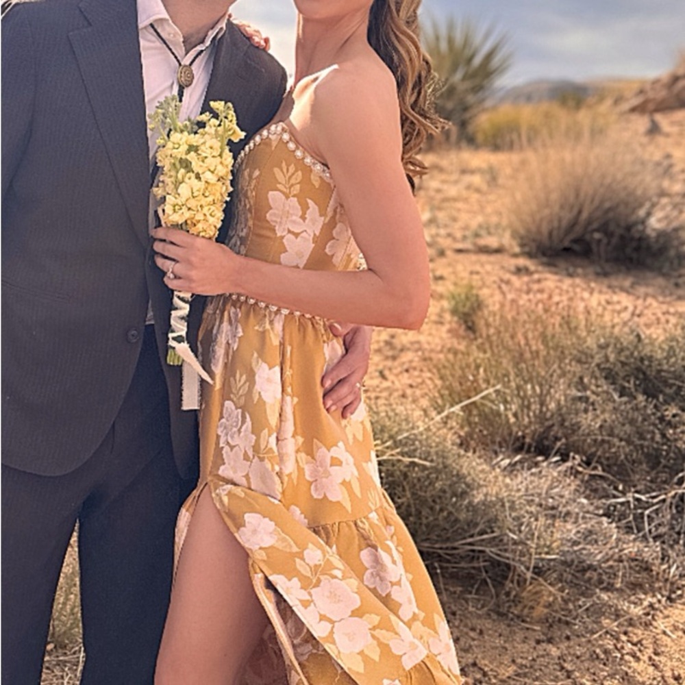V. Chapman Dress Vivian Yellow Gold Floral Formal Gown - Picture 5 of 8